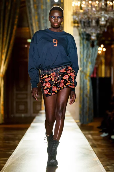 Look 37